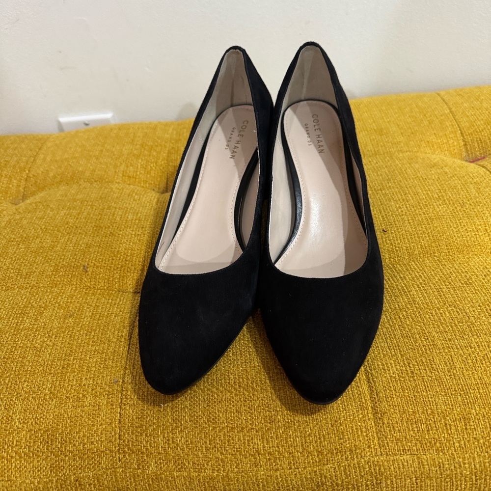 Elegant Black Women's Flats